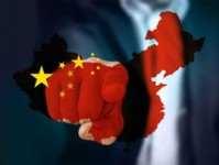 经济类新闻时政短评，近期市场动态与政策影响解析